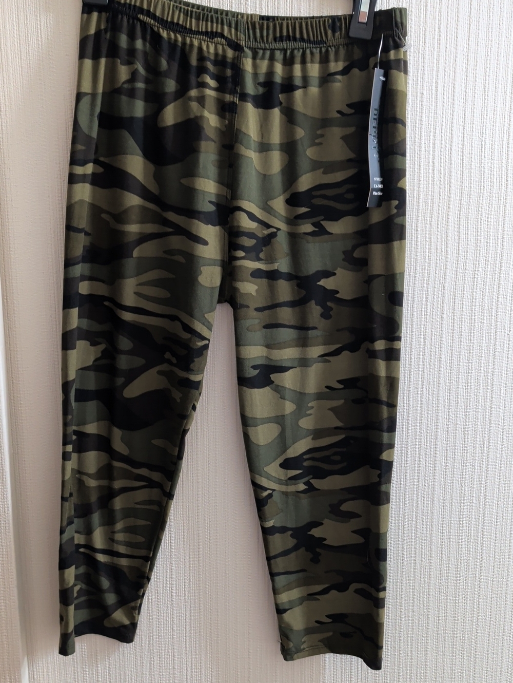Leggings Depot Capri Camouflage Workout Pants